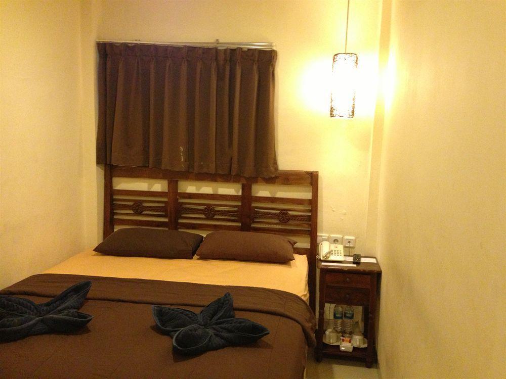 Guest House Matahari Kuta Lombok Esterno foto