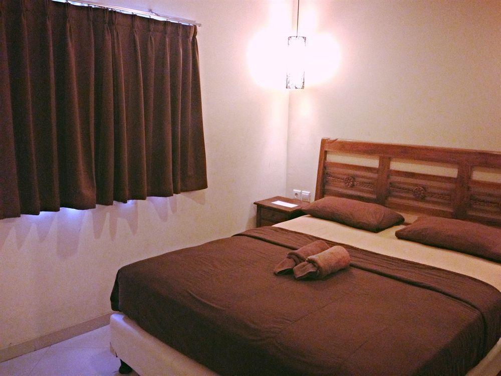 Guest House Matahari Kuta Lombok Esterno foto