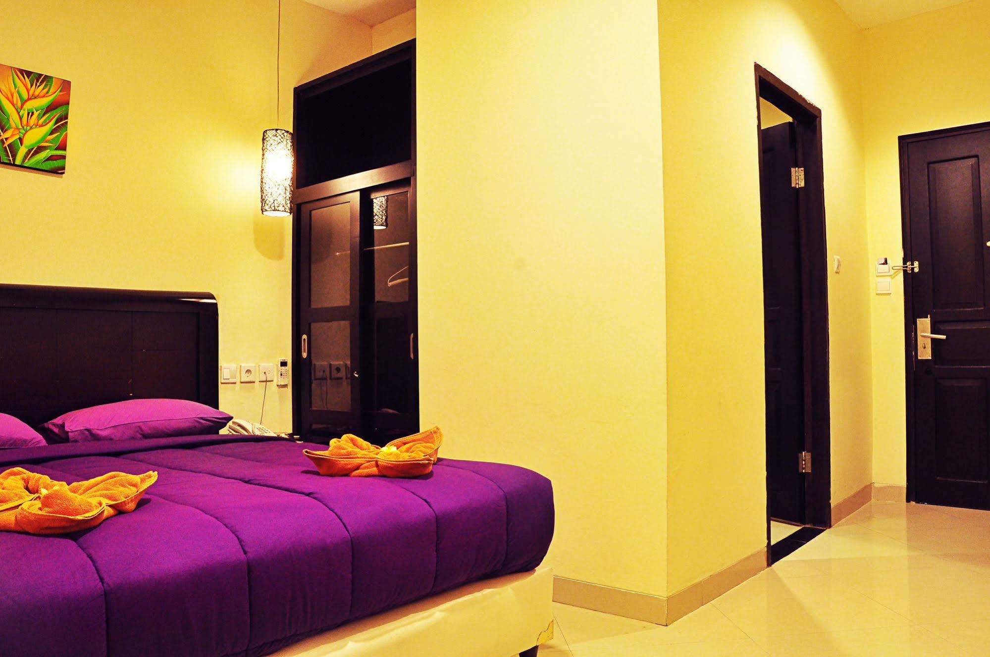 Guest House Matahari Kuta Lombok Esterno foto