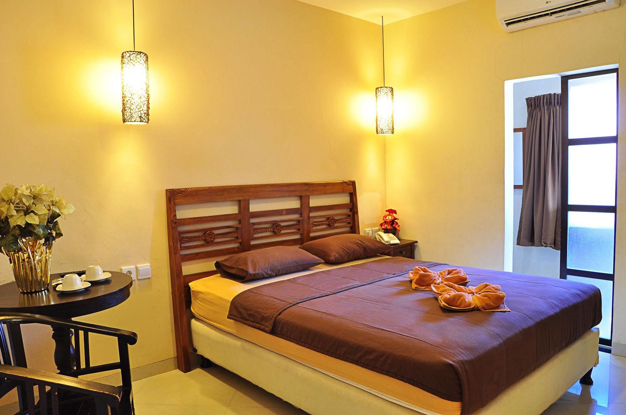 Guest House Matahari Kuta Lombok Esterno foto